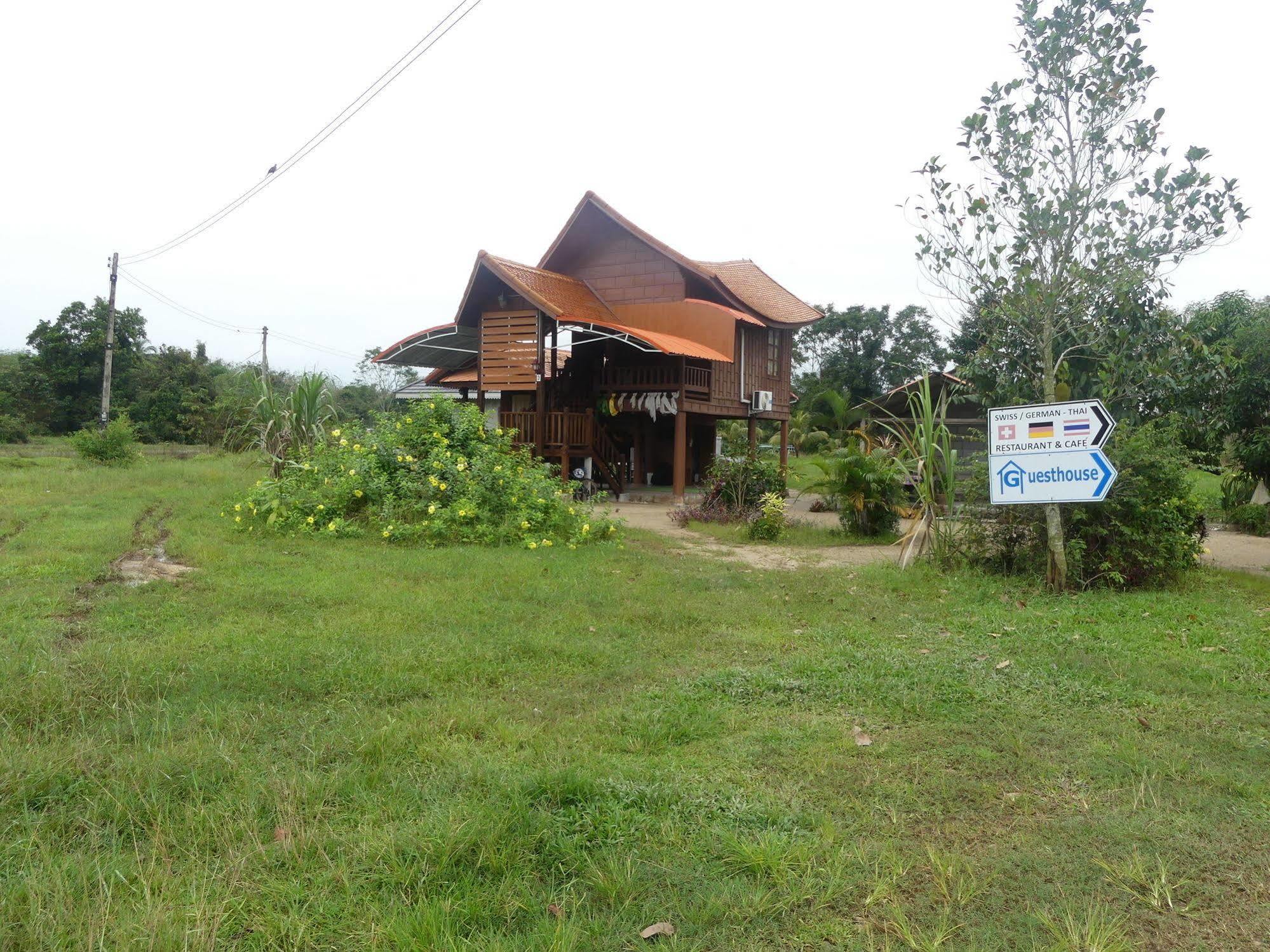 Health Care Land Hotel Nakhon Si Thammarat Exterior photo